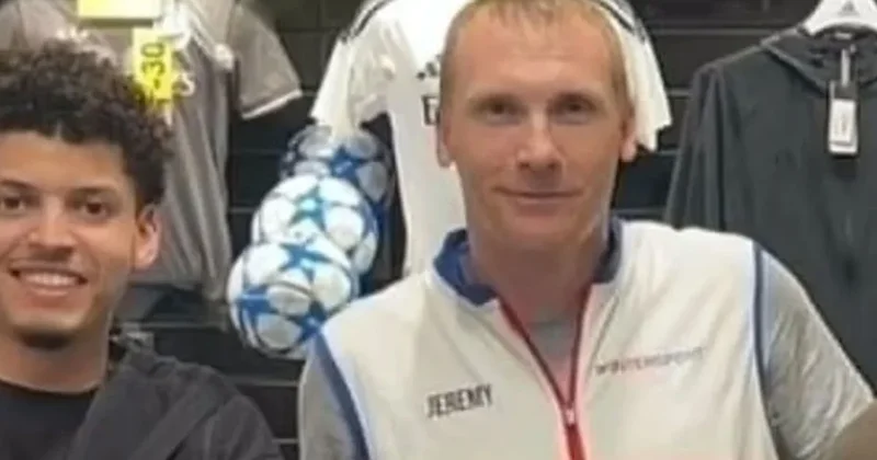 Barcelona nın eski yıldızı tezgahtar oldu Sözcü Gazetesi