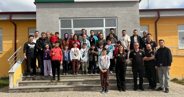 7 den 70 e Satranç Turnuvası nda ter döktü Bilecik Haberleri