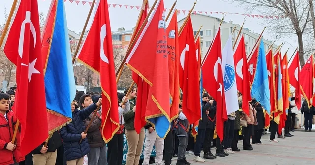 Aşkale nin kurtuluşunun 108 inci yıl dönümü coşkuyla kutlandı Temsili kurtuluş etkinliği beğeni topladı Erzurum Haberleri