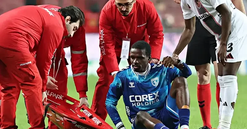 Fenerbahçe Samsunspor maçı öncesi sakatlık şoku! Yıldız futbolcu maçta oynayamayacak Fanatik Gazetesi Futbol Haberleri Spor