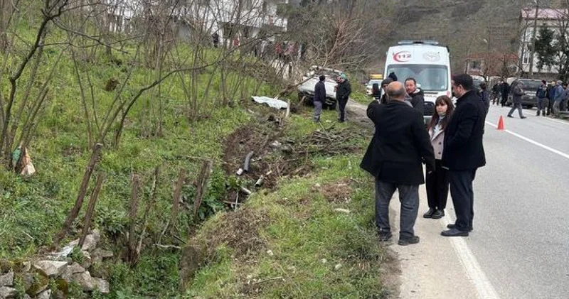 Giresun da köpeğe çarpmamak için karşı şeride geçen otomobil kaza yaptı: 1 ölü Son dakika haberleri