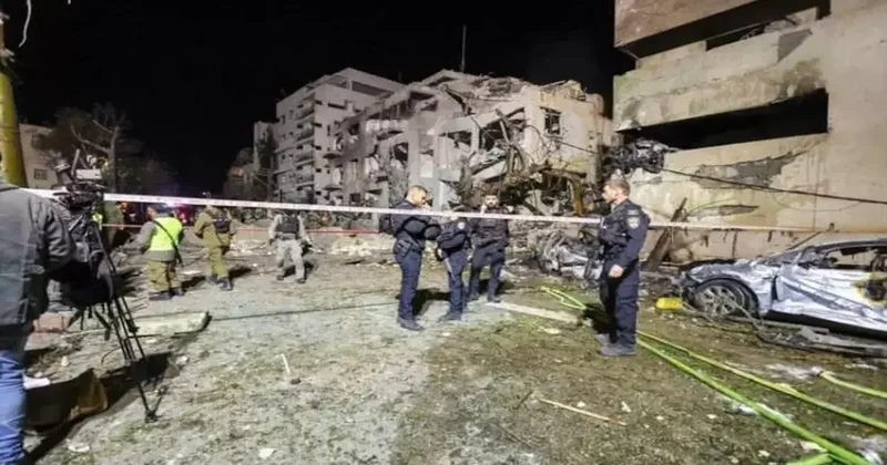 Tel Aviv de İran ın füzeleri Demir Kubbe yi geçti