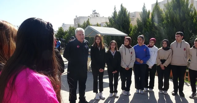 Kilis te lise öğrencilerinden deprem tatbikatı Kilis Haberleri