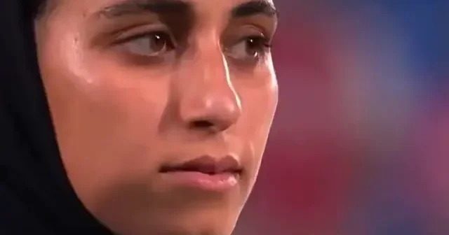 İran kadın futbol takımı dün oynanan karşılaşmalarında İran milli marşını söylemedi VİDEO İZLE