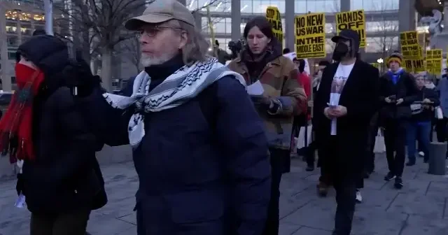 ABD ve İsrail’in İran’a yönelik saldırıları New York’ta protesto edildi VİDEO İZLE