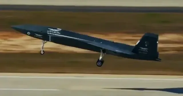 Bayraktar KIZILELMA eğitim uçuşunu başarıyla tamamladı VİDEO İZLE