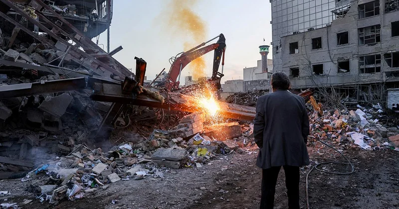 İran a yeni saldırı dalgası: Tahran da patlamalar