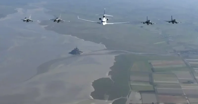 Korku büyüyor! Ülkenin cumhurbaşkanı konuşma yapmaya 4 savaş uçağıyla gitti