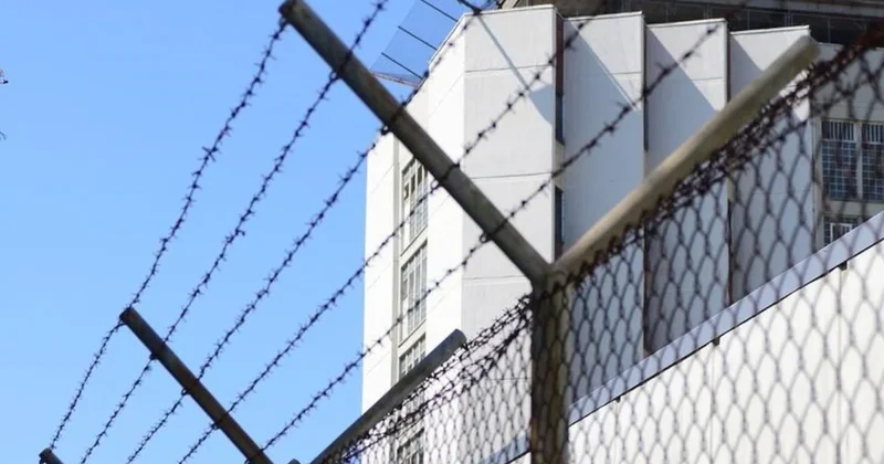 Temiz eller savcısını öldürmüştü... İtalya da avcı lakaplı mafya babası Santapaola cezaevinde öldü Sözcü Gazetesi