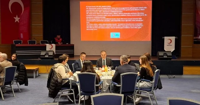 Muğla da iyilik sofrası Kızılay, gönüllü ve hayırseverlerle iftarda buluştu Muğla Haberleri