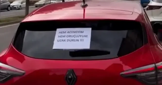 Acemi sürücüden trafikte ilginç önlem VİDEO İZLE