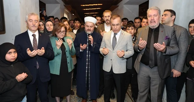 Gaziantep Büyükşehir ev sahipliğinde Mukaddes Emanetler Sergisi vatandaşlarla buluştu Gaziantep Haberleri