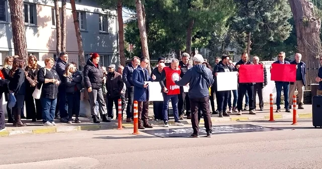 Gelibolu da, İstanbul da bir öğretmenin öldürülmesi protesto edildi Çanakkale Haberleri