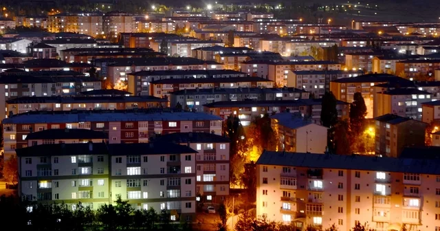 Erzurum da bir yılda 7 bin 930 yapı ve 2 bin 381 yapı kullanma ruhsatı verildi Erzurum Haberleri