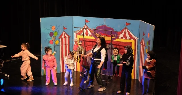 Yıldırımlı çocuklara kukla gösterisi Bursa Haberleri