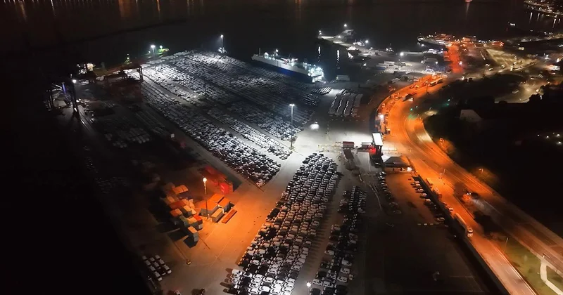 Haydarpaşa Limanı sıfır araçlarla doldu