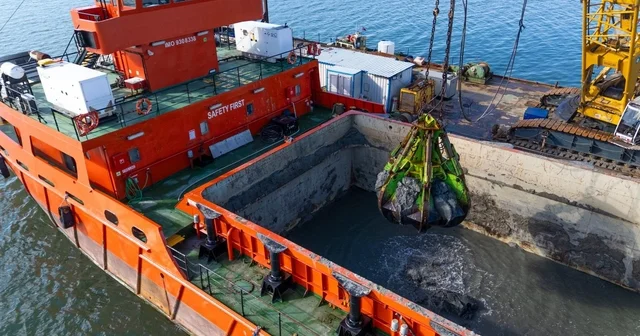 Körfez den 1 milyon ton çamur çıkarıldı İzmir Haberleri