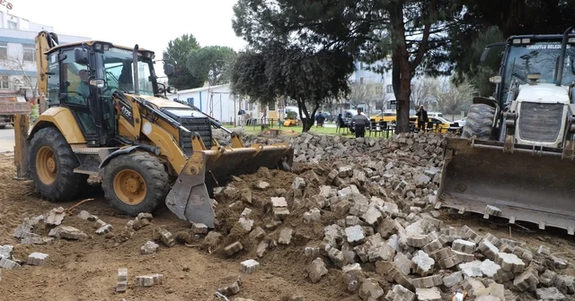 Turgutlu Belediyesi Fen İşleri ekiplerinden eş zamanlı çalışma Manisa Haberleri