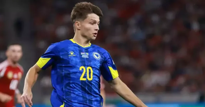 Amerika da doğan Boşnak Esmir Bajraktarevic formasındaki soyadıyla dünyaya mesaj veriyor!