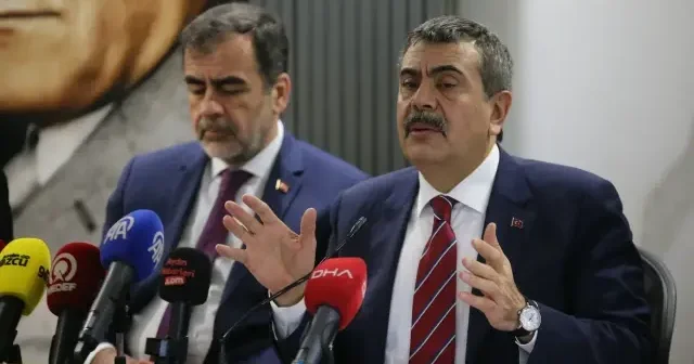 Bakan Tekin’e milli maç sebebiyle sınav tarihinin değişmesi soruldu: Maçın tarihini değiştirseydiniz dediler VİDEO İZLE