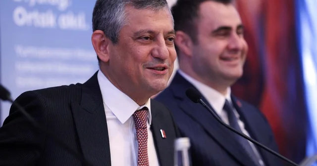 Özgür Özel: Bu dönemin en büyük ayıbı parlamentoda Romanların temsil edilmiyor oluşu İzmir Haberleri