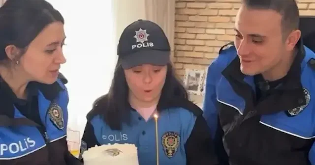 Down sendromlu İrem e polis ekiplerinden doğum günü sürprizi VİDEO İZLE