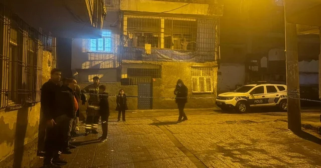 Diyarbakır da kolonlarından ses gelen apartman tahliye edildi Diyarbakır Haberleri