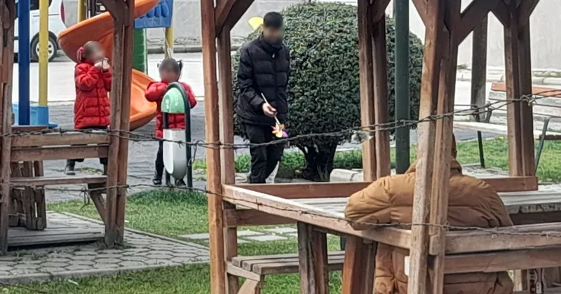 Eskişehir’de şoke eden görüntüler: Çocuk parkında kaydedildi! Aileler tedirgin...