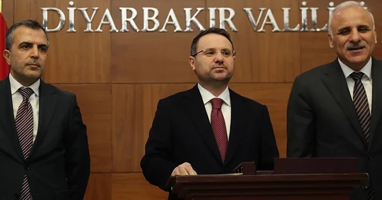 Bakan Gürlek, sosyal medyaya kimlikle giriş için tarih verdi