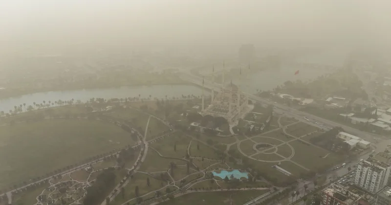 Adana da yoğun çöl tozu! Son dakika haberleri