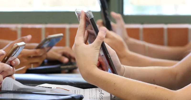 Sosyal medyaya 15 yaş düzenlemesi komisyondan geçti Teknoloji Haberleri