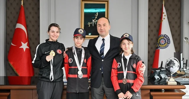 Emniyet Müdürü Tolga Yılmaz şampiyon sporcuları misafir etti Eskişehir Haberleri