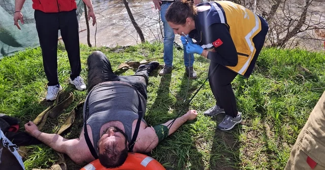 Dengesini kaybedip nehre düşen kişiyi itfaiye ekipleri kurtardı Edirne Haberleri