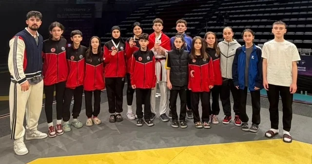 Samsunlu sporculardan kick boks ve tekvando turnuvalarında 12 madalya Samsun Haberleri