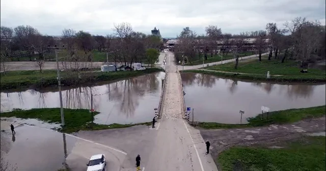 Edirne de debisi artan Tunca Nehri nde turuncu alarm verildi Edirne Haberleri