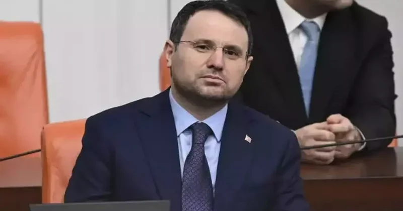 Bakan Gürlek’in uçağı olumsuz hava şartları nedeniyle Batman’a yönlendirildi