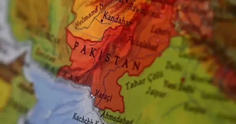 Orta Doğu daki savaş, Pakistan da benzin fiyatlarını vurdu! Yüzde 54 arttı