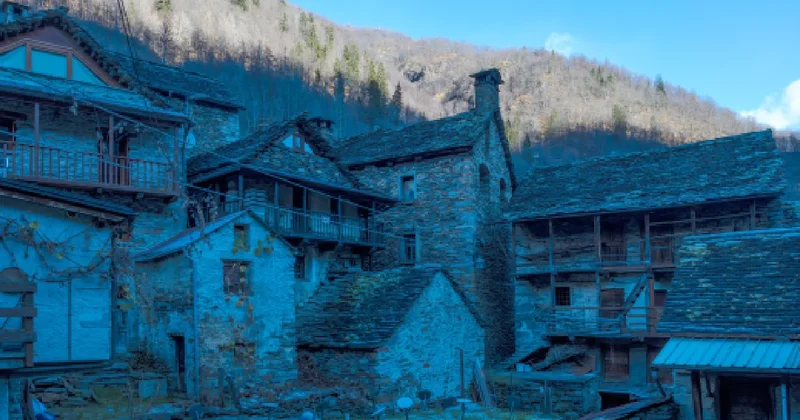 Aylardır karanlıkta olan köye aynayla güneşi getirdiler Sözcü Gazetesi