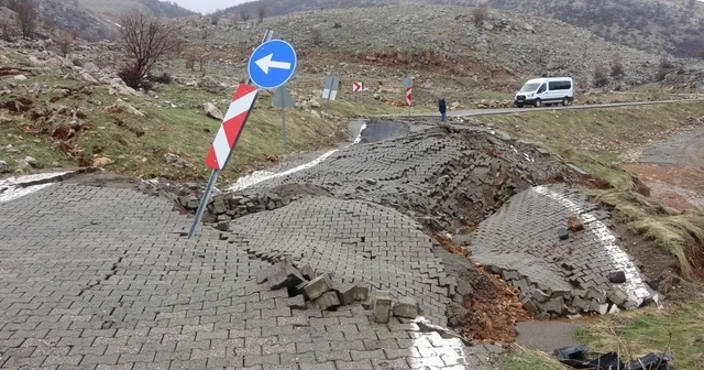Nemrut Dağı yolunda heyelan meydana geldi Adıyaman Haberleri