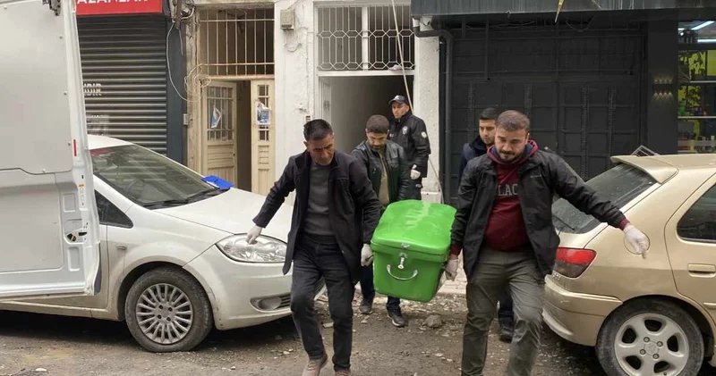 2 gündür haber alınamıyordu: Kolundaki bıçak izleriyle ölü bulundu