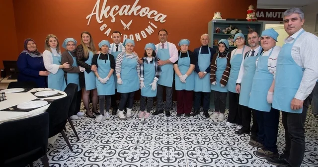 Otizm farkındalığı için anlamlı etkinlik Aynı hamurdan farklı tatlar Düzce Haberleri