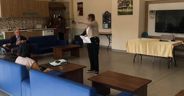 Huzurevi sakinlerine Dijital Okuryazarlık eğitimi verildi Yaşlılara dijital platformlarda güvenlik ve dikkat edilmesi gerekenler anlatıldı Eskişehir Haberleri