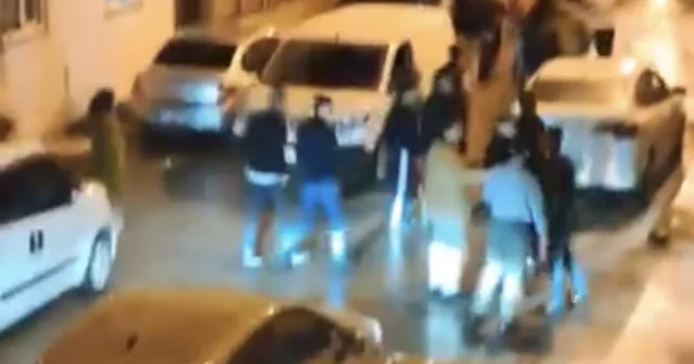 Bursa da sokak ortasında meydan muharebesi gibi kavga Bursa Haberleri