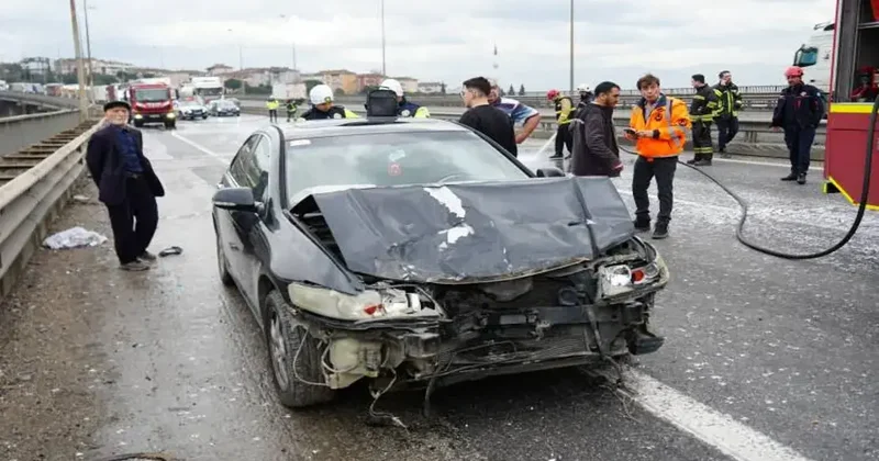 Yola dökülen atıklar faciaya davetiye çıkardı: 7 araç birbirine girdi