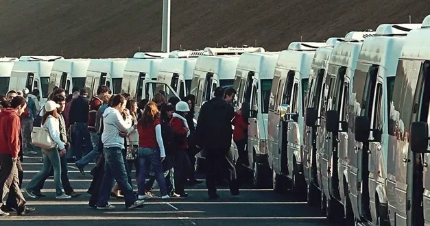 Kamu servislerinde çocuklar için düzenleme: Karar Resmi Gazete de