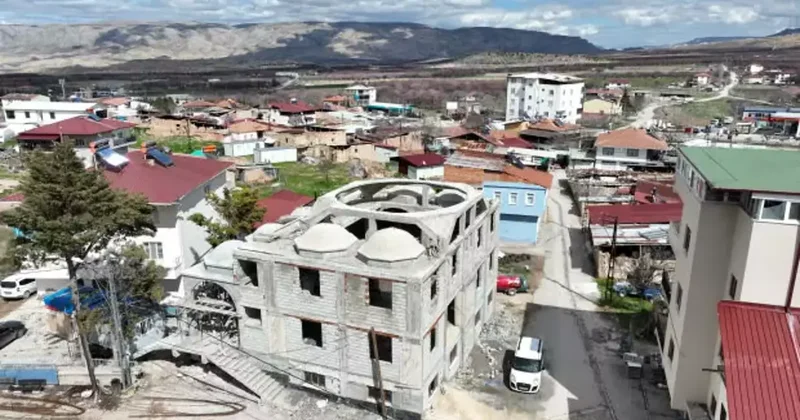 Depremde yıkıldı, umutla yükseliyor: Balaban Çarşı Camii için gözler hayırseverlerde