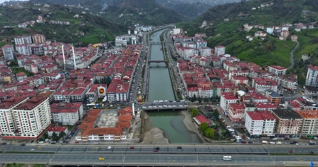 Of un Dünya Kupası gururu Türkiye yi Dünya Kupası na Of lu Futbol Federasyonu başkanları götürüyor A Milli Takım ın katıldığı son 2 Dünya Kupasında da Futbol Federasyonu Başkanları nın Of lu olması dikkat çekiyor Trabzon Haberleri