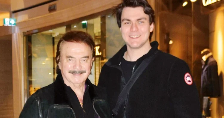 Orhan Gencebay: Dimdik ayaktayım