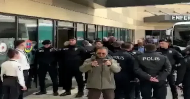 Bursa’da Bozbey ve yakınları adliyeye sevk öncesi sağlık kontrolünden geçti VİDEO İZLE