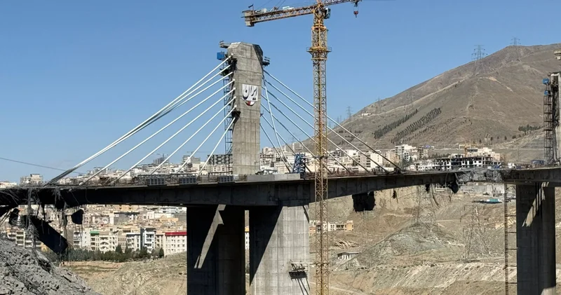 İran da köprü mü vuruldu, yoksa bağlar mı koparılmak isteniyor? Dış Haberler